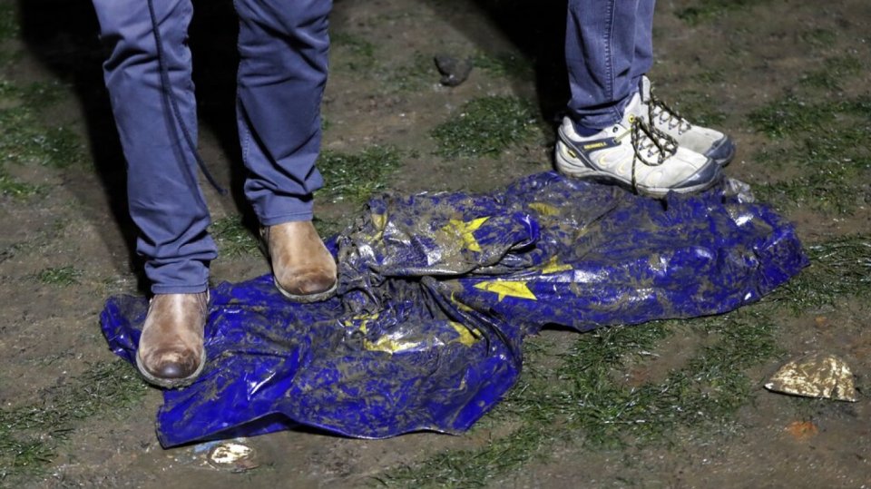 Britové slaví odchod z EU